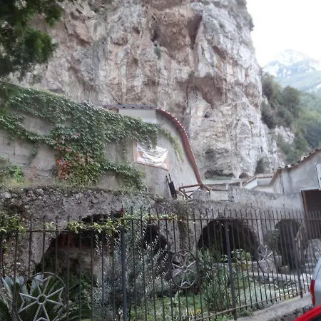 Valenti בית הארחה